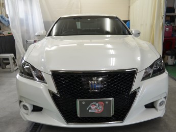 トヨタ　クラウン／断熱スモークフイルム