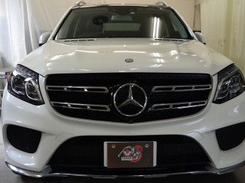 ベンツGLS 350d / ヘッドライトコーティング。
