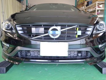 ラッピング・ボルボV60/グロスカーボン!!