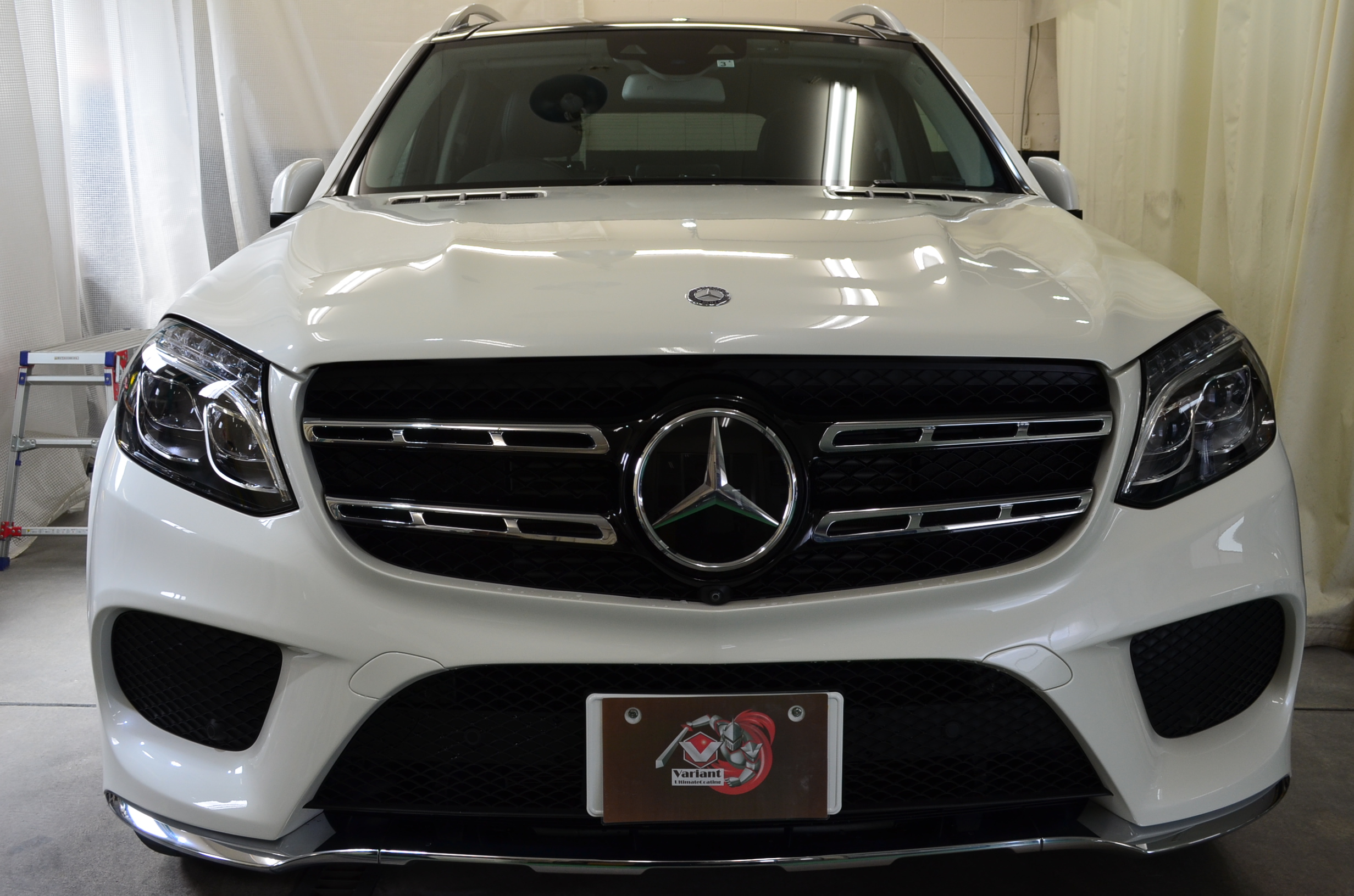 ベンツGLS 350d / ヘッドライトコーティング。